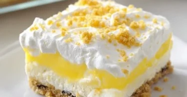 Heavenly Oreo lemon dessert with a creamy filling and crispy crust